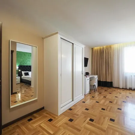 Boutique 4*